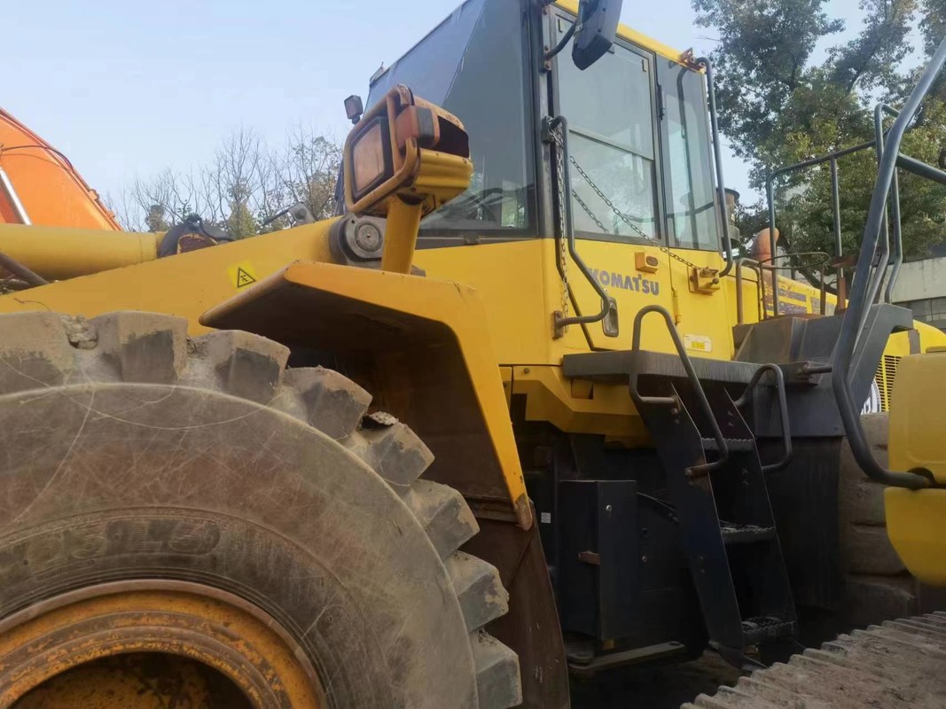 Una cargadora Komatsu WA470 usada de alta calidad de China a la venta a un precio bajo.