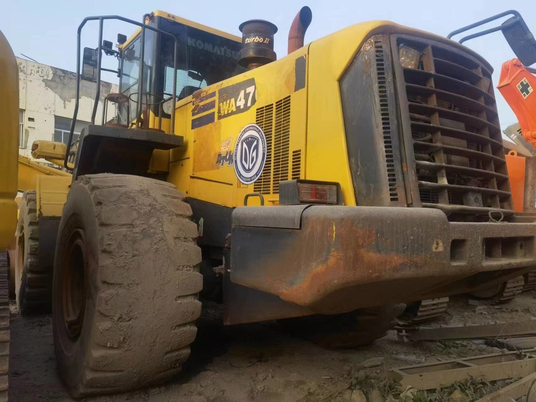 Una cargadora Komatsu WA470 usada de alta calidad de China a la venta a un precio bajo.