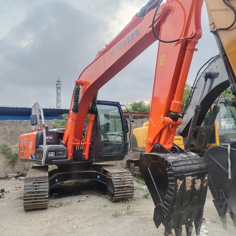 Excavadora usada Hitachi Zaxis 120, horas de trabajo bajas ¡ Póngase en contacto conmigo ahora para más detalles!