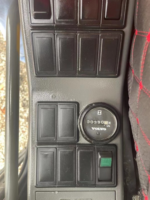 Excavadora EC140 usada en excelente estado para sus tareas pesadas, pregunte ahora!