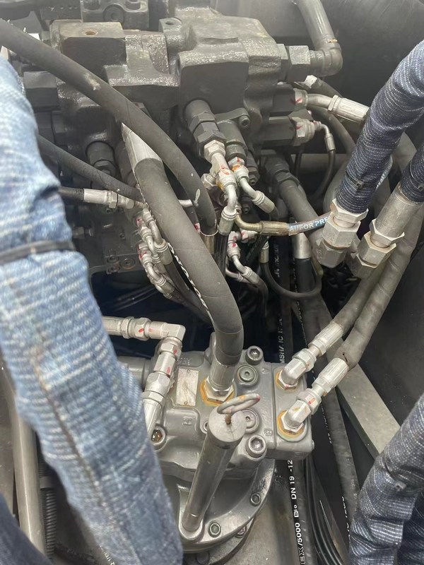 Excavadora EC140 usada en excelente estado para sus tareas pesadas, pregunte ahora!