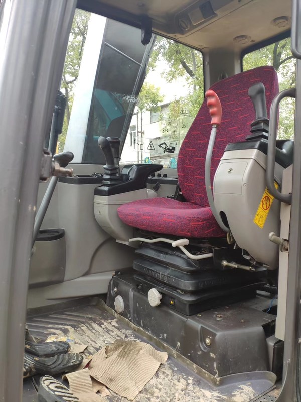 Excavadora Volvo de 8 toneladas de segunda mano bien mantenida disponible hoy a un precio con descuento