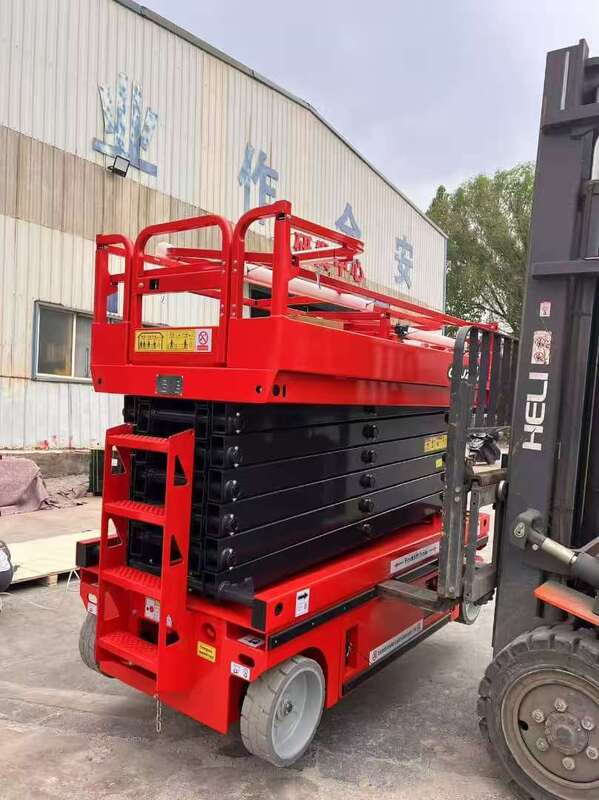 Plataforma de trabajo plegable para trabajos en altura, utilizada para construcción en interiores y trabajos en fachadas