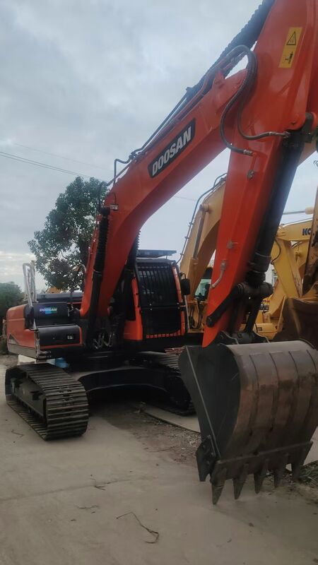 Excavadora usada Doosan DX225LC de alto costo 22000 kg para trabajos de tierra e ingeniería de piedra