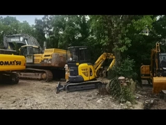 Excavadora Komatsu 35, una miniexcavadora utilizada en la construcción de tuberías urbanas, jardinería